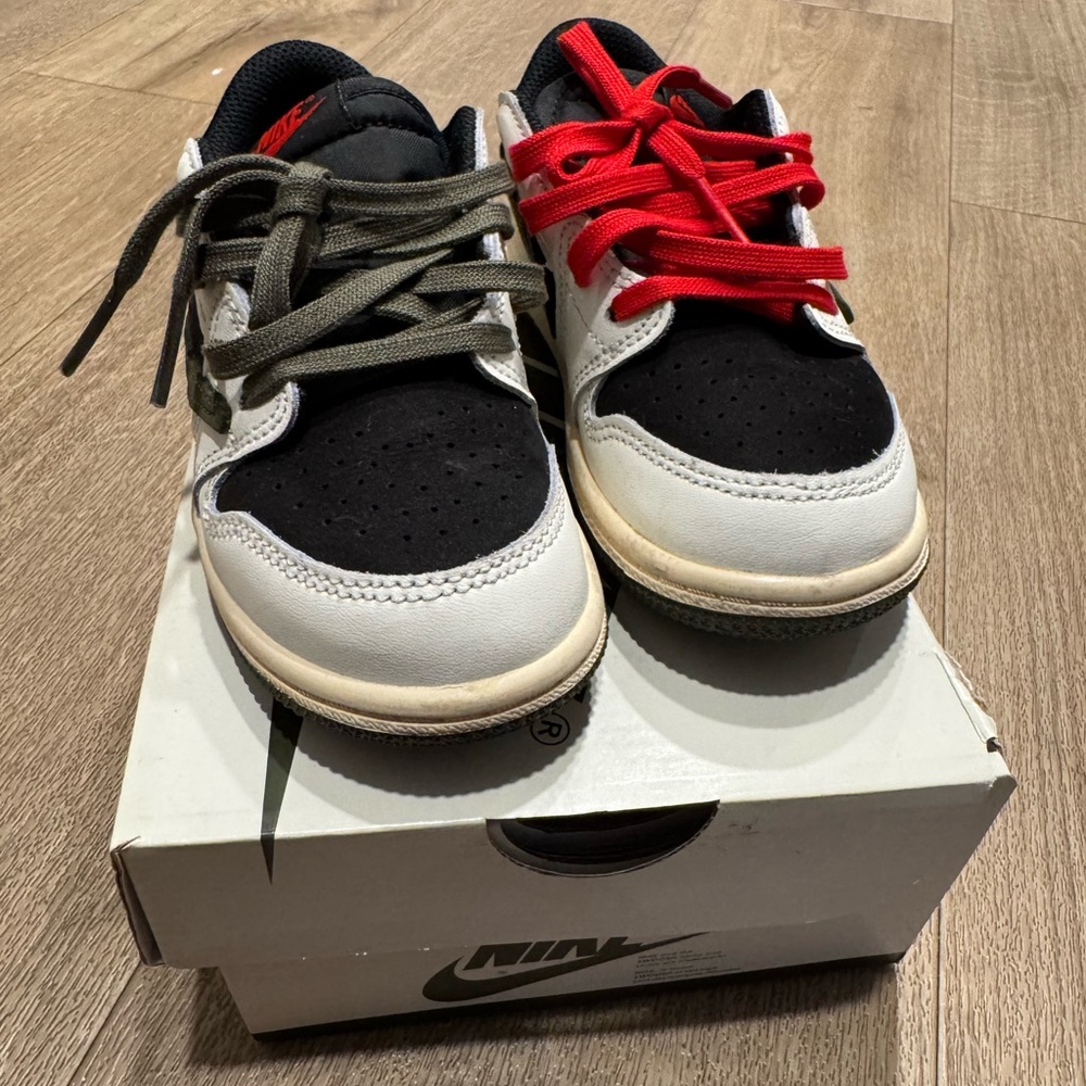 Retro Air Jordan 1 Travis ScottKids Black/White Sneakers with Red and Olive - Picture 7 of 11